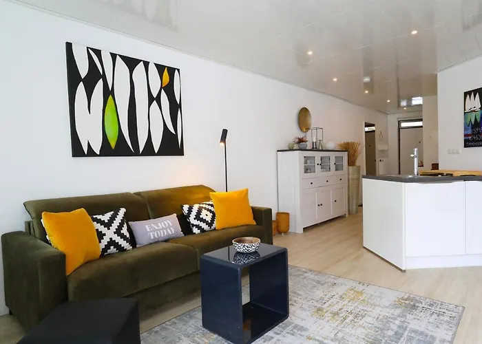 Beachhouse9 Apartment